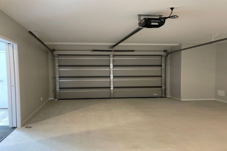 Photo of property in 16 Kopua Place, Whitby, Porirua, 5024