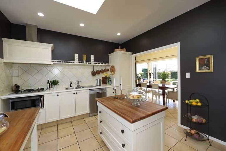 Photo of property in 42 Pukekura Place, Taradale, Napier, 4112