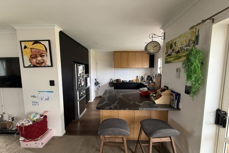 Photo of property in 11 Charta Place, Sunnyvale, Auckland, 0612