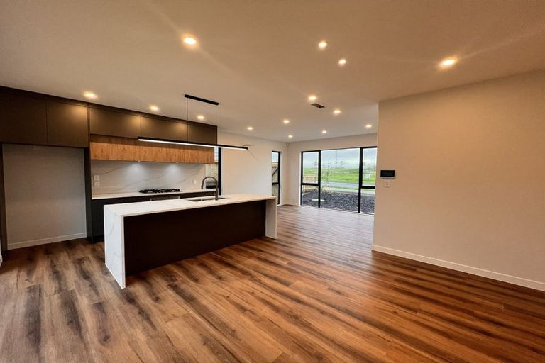 Photo of property in 10 Kobe Street, Karaka, 2580