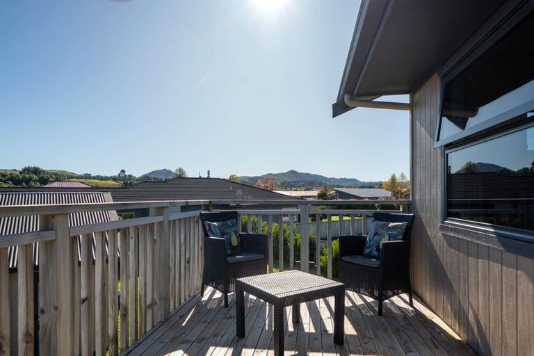 Photo of property in 136 Lisland Drive, Kinloch, Taupo, 3377