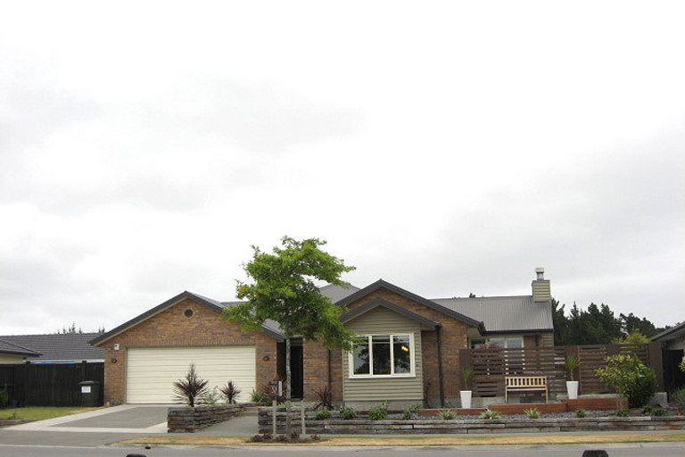 Photo of property in 37 Putake Drive, Parklands, Christchurch, 8083