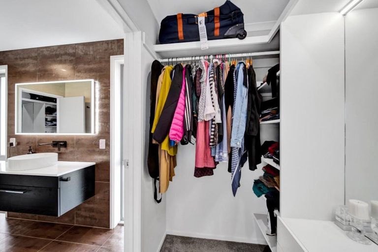 Photo of property in 33 Honeyfield Drive, Whalers Gate, New Plymouth, 4310