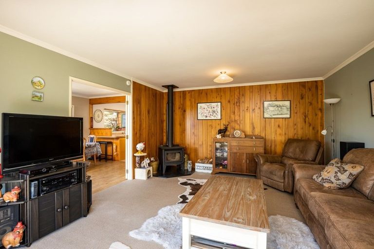 Photo of property in 537 Richmond Road, Lepperton, New Plymouth, 4373