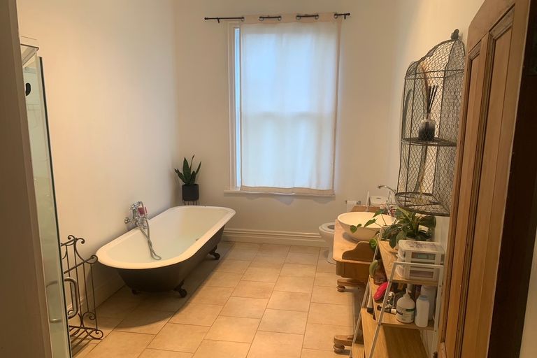 Photo of property in 150 Victoria Street, Cambridge, 3434