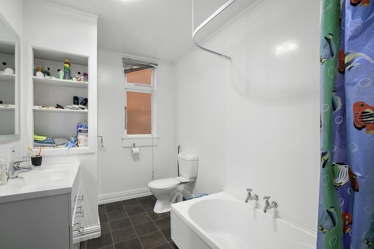 Photo of property in 25 Bathgate Street, South Dunedin, Dunedin, 9012