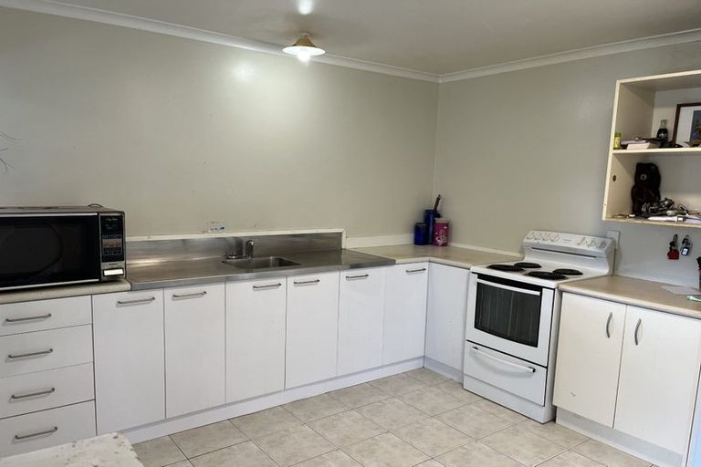 Photo of property in 25 Elder Place, Massey, Auckland, 0614