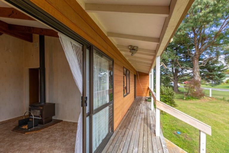 Photo of property in 14 Lake Street, Takapau, 4203