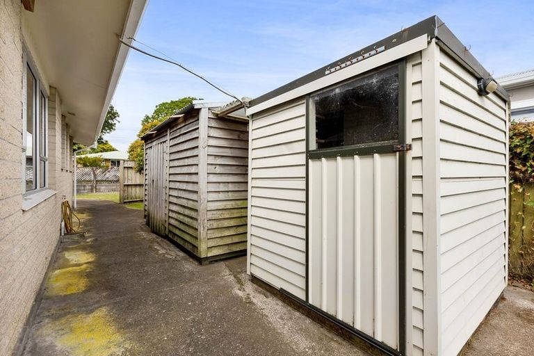 Photo of property in 1/2 Selwyn Street, Lower Vogeltown, New Plymouth, 4310