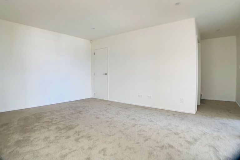 Photo of property in 38 Ascension Crescent, Orewa, 0931