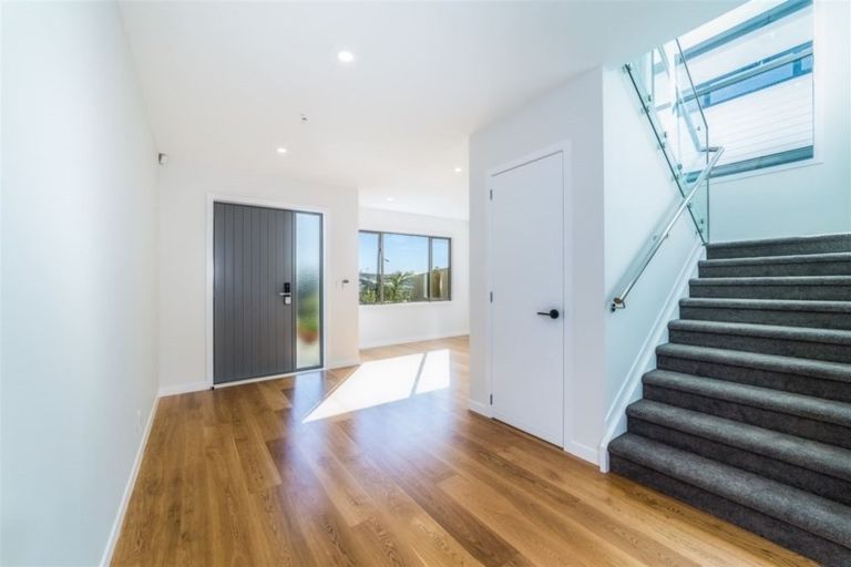 Photo of property in 7 Bight Road, Long Bay, Auckland, 0630