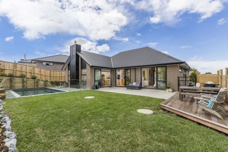 Photo of property in 11 Laly Haddon Place, Matakana, Warkworth, 0985