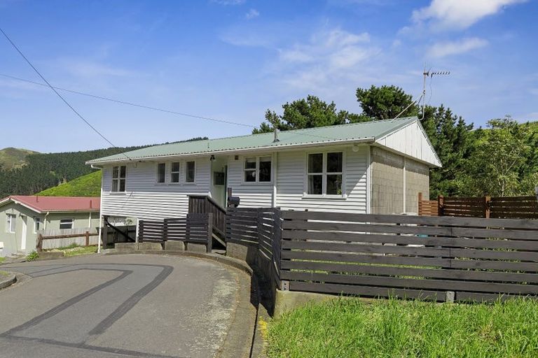 Photo of property in 2 Amos Way, Kingston, Wellington, 6021