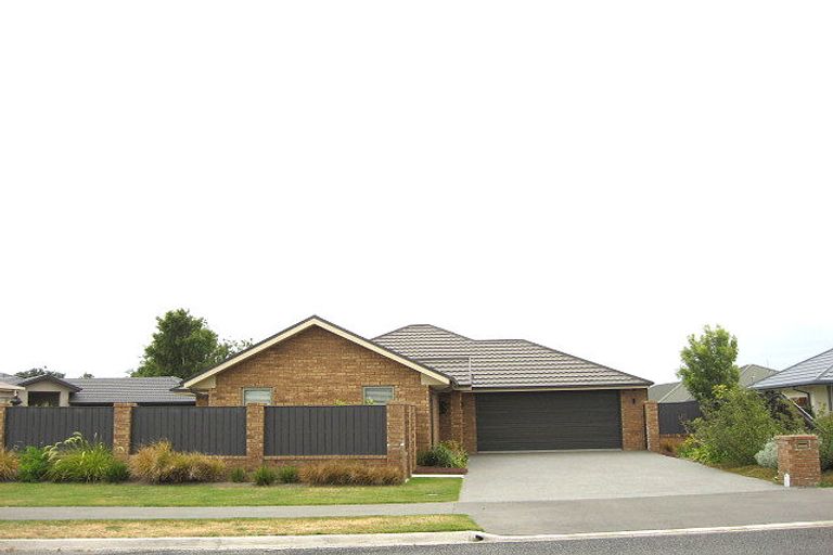 Photo of property in 52 Puhara Avenue, Parklands, Christchurch, 8083