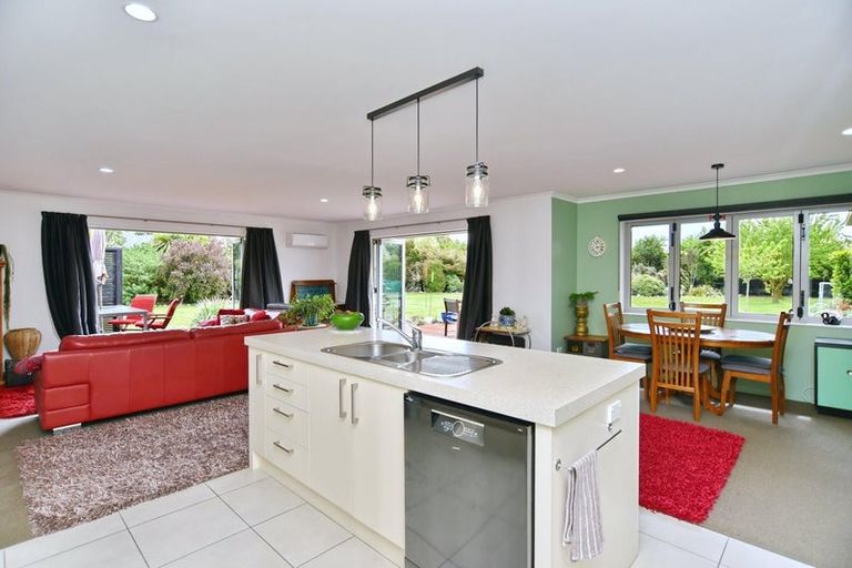 Photo of property in 9 Riverside Way, Amberley, 7410