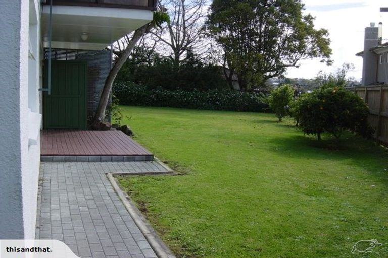 Photo of property in 1/133 Shakespeare Road, Milford, Auckland, 0620