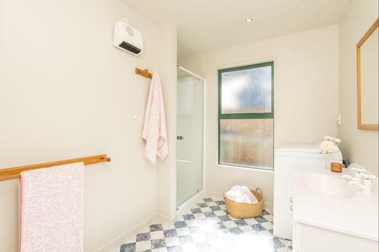 Photo of property in 24 Cornwall Street, Arrowtown, 9302