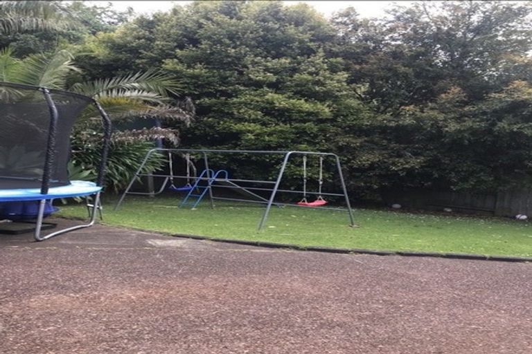 Photo of property in 14 Emery Grove, Bayview, Auckland, 0629