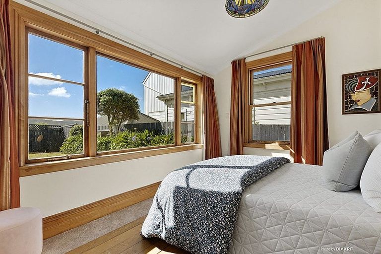 Photo of property in 26 Grove Road, Kelburn, Wellington, 6012