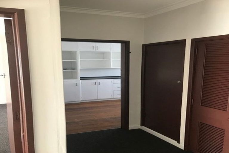 Photo of property in 229 Featherston Street, Palmerston North, 4410