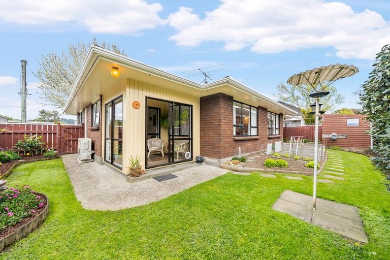Photo of property in 1a Oak Street, Ebdentown, Upper Hutt, 5018