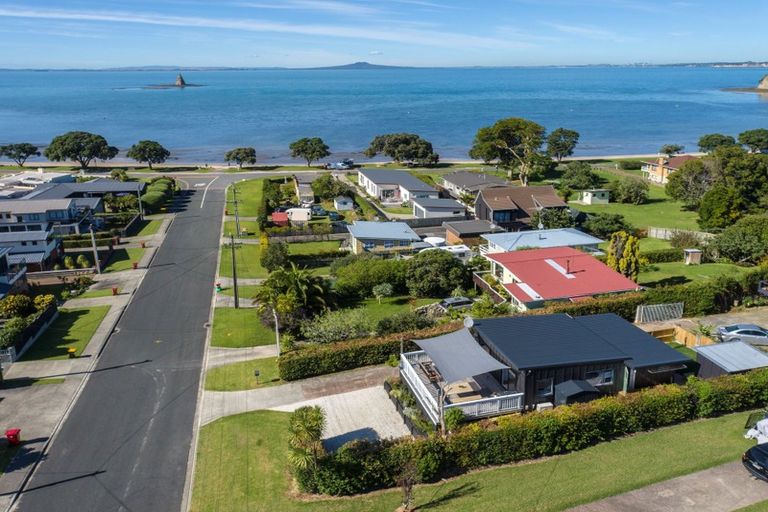 Photo of property in 1/9 Capitol Road, Matakatia, Whangaparaoa, 0930