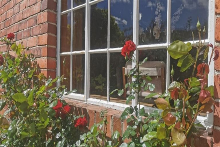 Photo of property in 118 Wellington Street, Picton, 7220