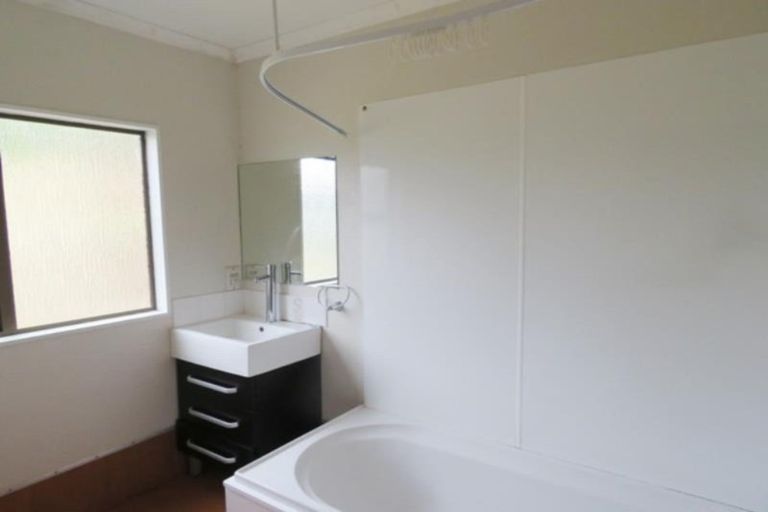 Photo of property in 55 Maratahu Street, Westown, New Plymouth, 4310