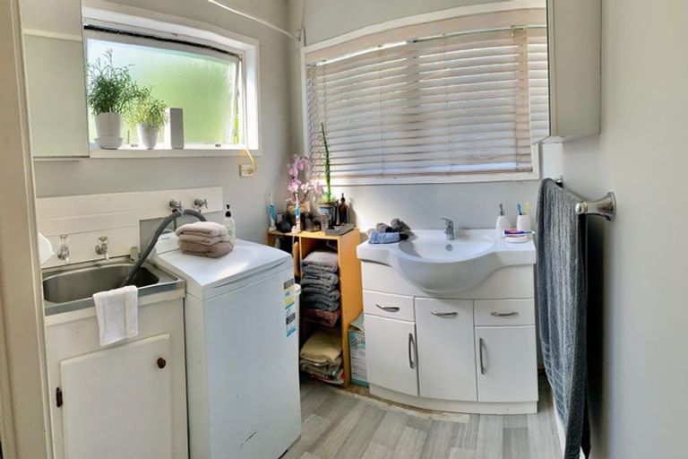 Photo of property in 35 Tahuna Road, Paihia, 0200