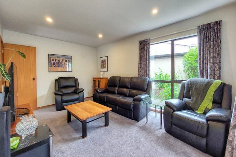 Photo of property in 2/14 Strauss Place, Somerfield, Christchurch, 8024