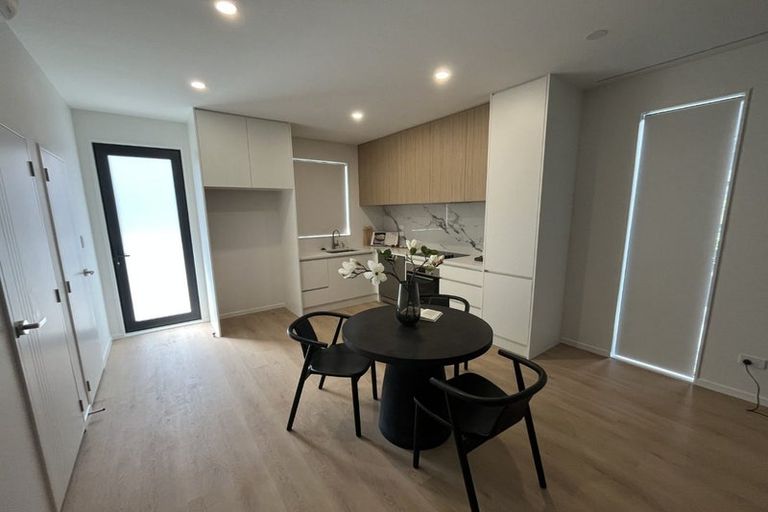 Photo of property in 1/131 Lancaster Road, Beach Haven, Auckland, 0626