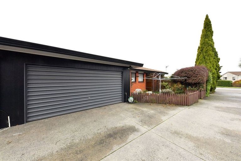 Photo of property in 1/159 Sawyers Arms Road, Northcote, Christchurch, 8052