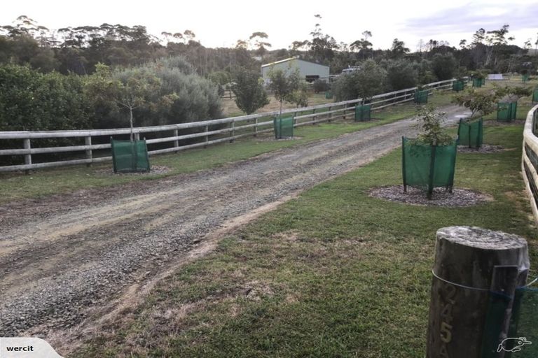 Photo of property in 245a Muriwai Valley Road, Muriwai, Waimauku, 0881