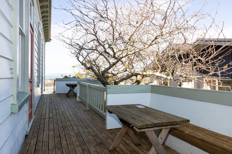 Photo of property in 3 Colenso Avenue, Hospital Hill, Napier, 4110