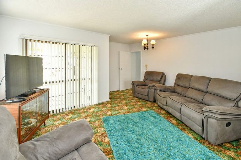 Photo of property in 28 Mcquarrie Avenue, Wattle Downs, Auckland, 2103