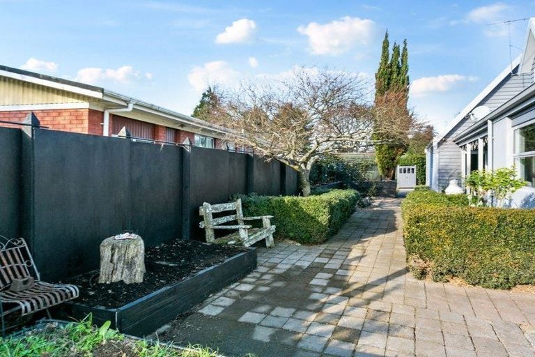 Photo of property in 17 Sheridan Crescent, Leamington, Cambridge, 3432