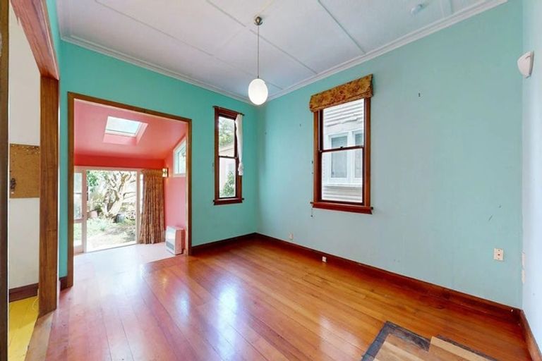 Photo of property in 140 Russell Terrace, Berhampore, Wellington, 6023