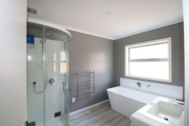 Photo of property in 76 Ruahine Street, Paraparaumu, 5032