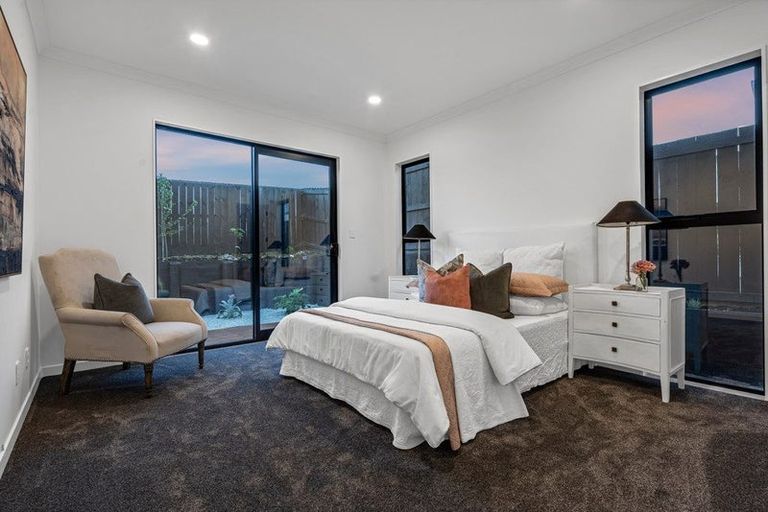 Photo of property in 10 Kotuitui Drive, Wainui, 0992