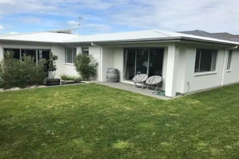 Photo of property in 22 Pioneer Rise, Silverdale, 0932