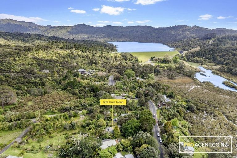 Photo of property in 639 Huia Road, Parau, Auckland, 0604