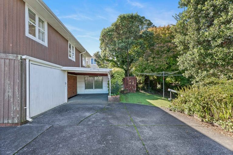 Photo of property in 30 Sylvan Crescent, Te Atatu South, Auckland, 0610