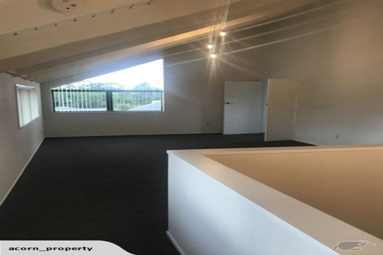 Photo of property in 83 Gilbass Avenue, Hamilton Lake, Hamilton, 3204