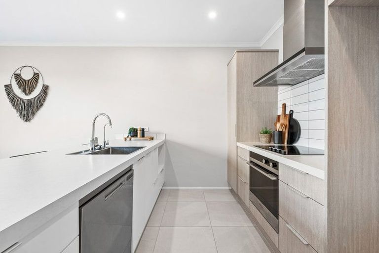 Photo of property in 3/2 Rangitamiro Place, Hobsonville, Auckland, 0616