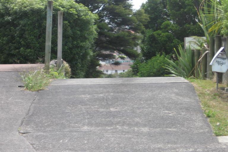 Photo of property in 10 Target Road, Totara Vale, Auckland, 0629
