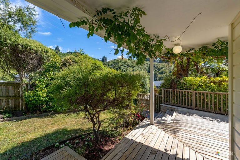 Photo of property in 153b Tirohanga Road, Tirohanga, Lower Hutt, 5010