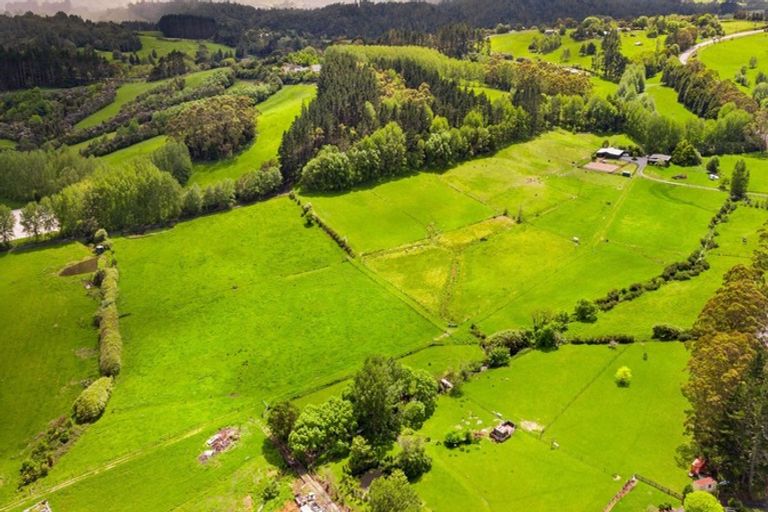 Photo of property in 388 Kahikatea Flat Road, Waitoki, Kaukapakapa, 0871