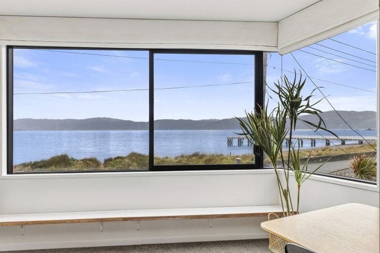 Photo of property in 87 Marine Parade, Seatoun, Wellington, 6022