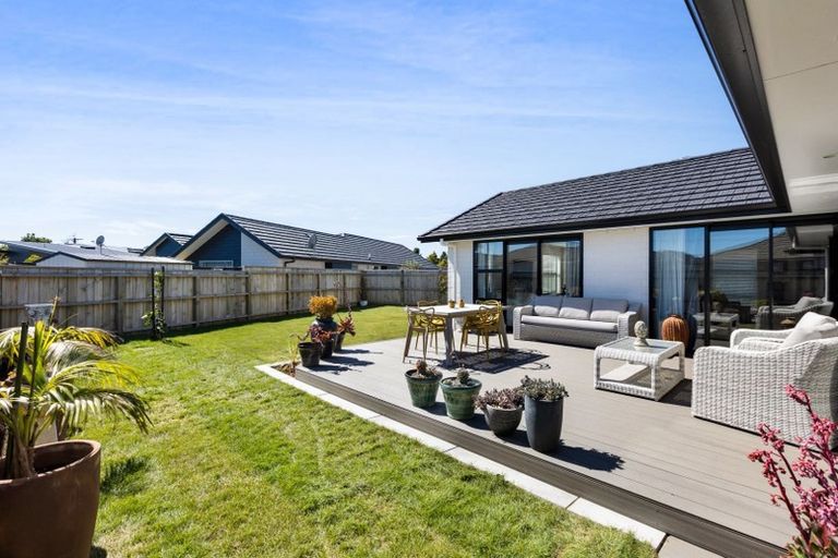 Photo of property in 3 Tupare Place, Highlands Park, New Plymouth, 4312