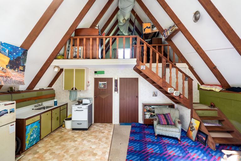 Photo of property in 1101 Dyers Pass Road, Governors Bay, Lyttelton, 8971